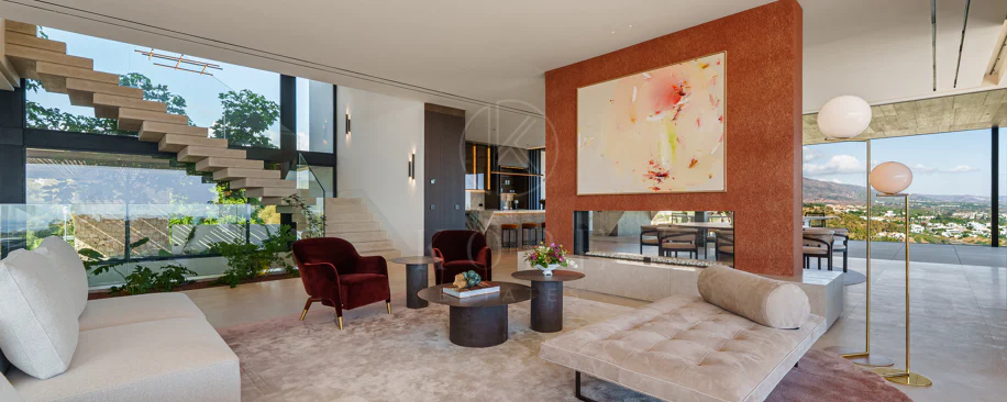 Villa for sale in El Herrojo, Benahavis