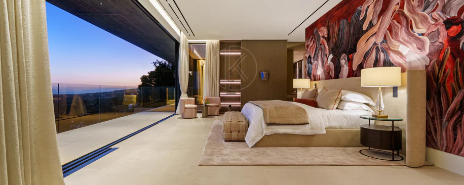 Villa for sale in El Herrojo, Benahavis
