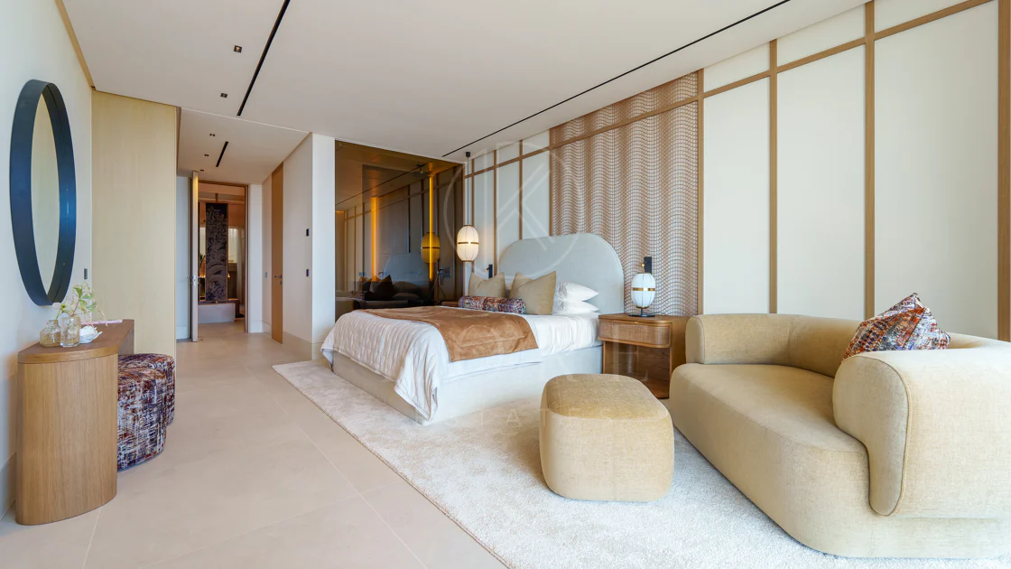 Villa for sale in El Herrojo, Benahavis