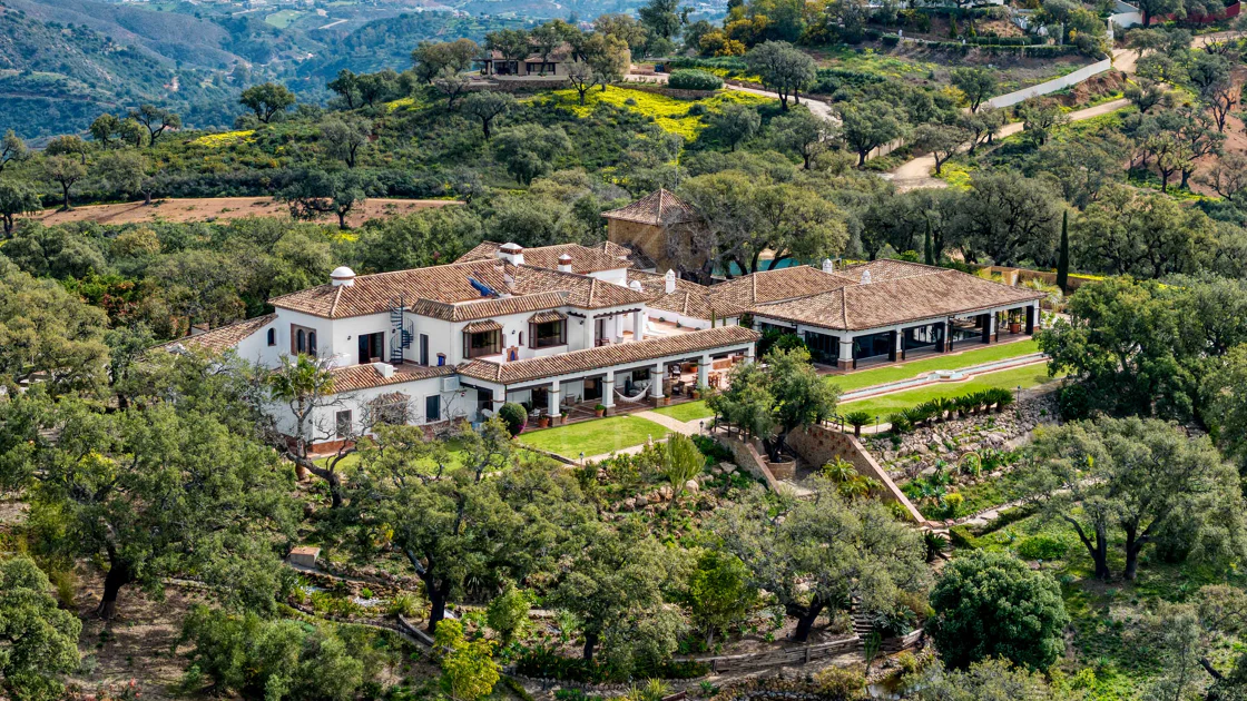 Espectacular finca con vistas al mar en La Mairena