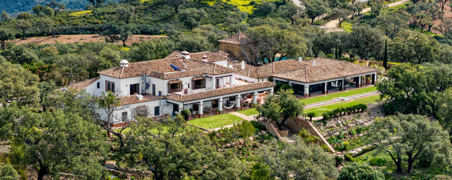 Espectacular finca con vistas al mar en La Mairena