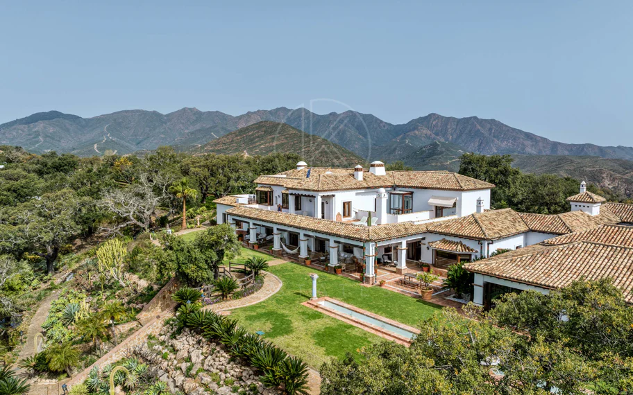 Espectacular finca con vistas al mar en La Mairena