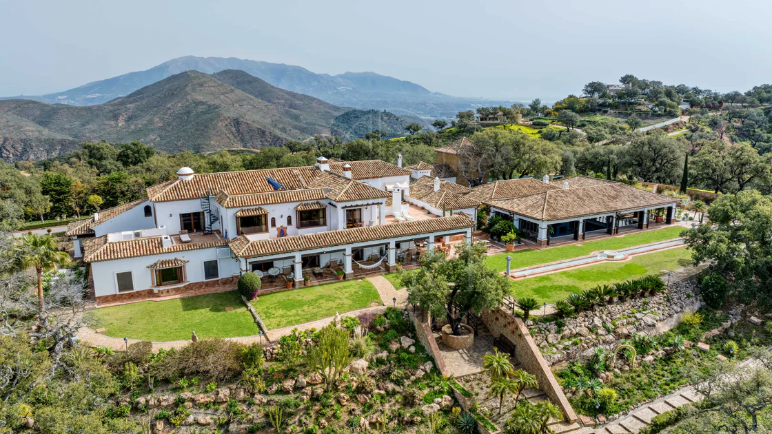 Espectacular finca con vistas al mar en La Mairena