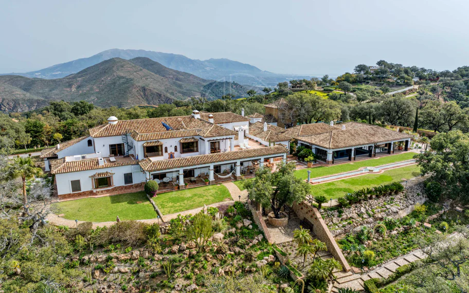 Espectacular finca con vistas al mar en La Mairena