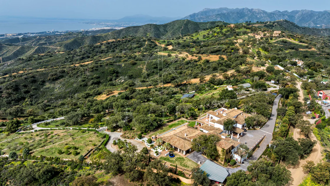 Espectacular finca con vistas al mar en La Mairena
