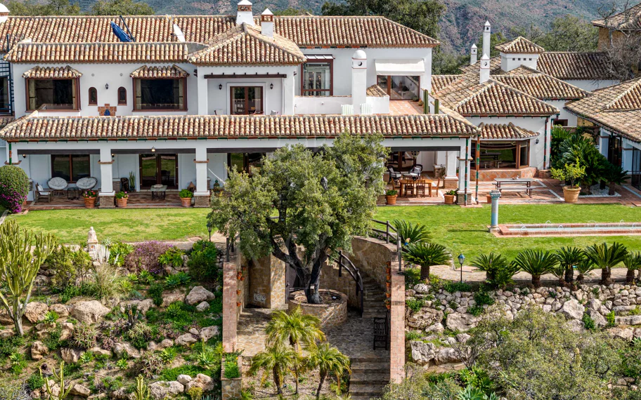 Espectacular finca con vistas al mar en La Mairena