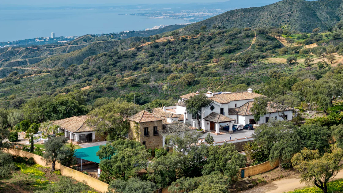 Espectacular finca con vistas al mar en La Mairena