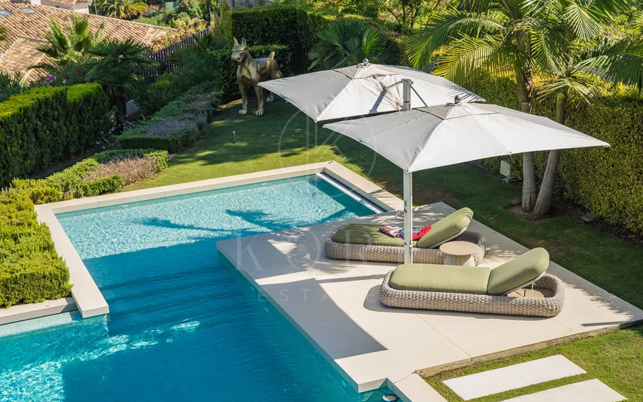 Obra maestra con vistas al mar mágico en la prestigiosa Milla de Oro de Marbella