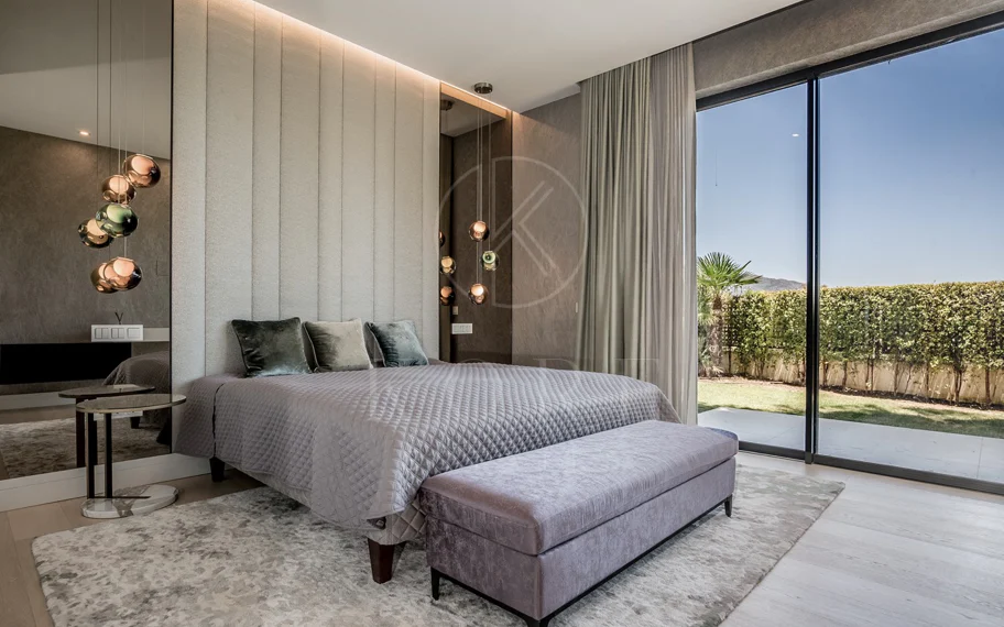Obra maestra con vistas al mar mágico en la prestigiosa Milla de Oro de Marbella