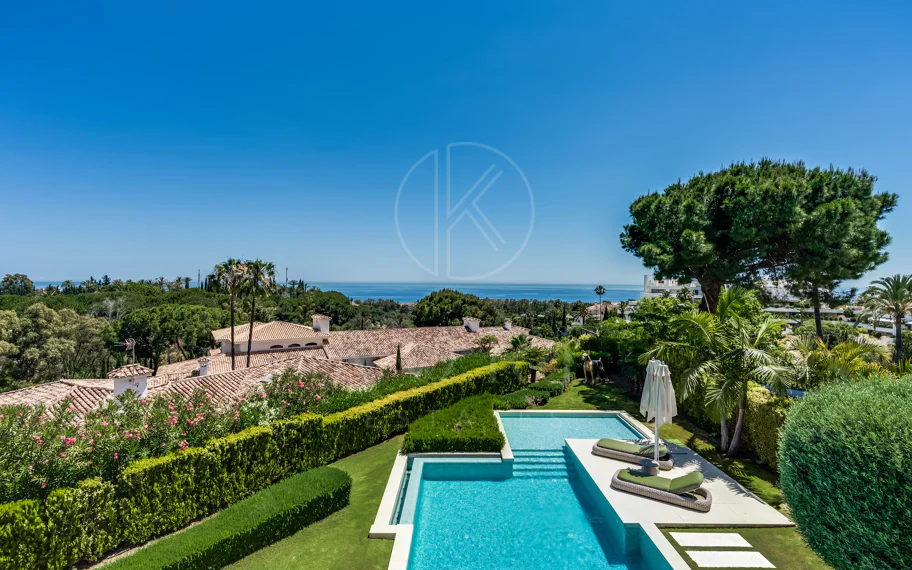 Obra maestra con vistas al mar mágico en la prestigiosa Milla de Oro de Marbella