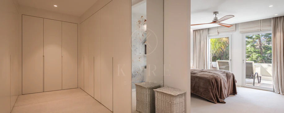Penthouse duplex spațios, renovat cu rafinament, în Las Alamandas, Nueva Andalucía