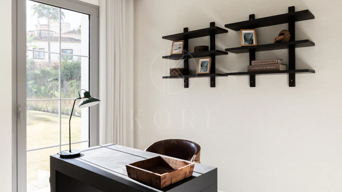 Refined contemporary residence set within the prestigious Los Arqueros community in Benahavís