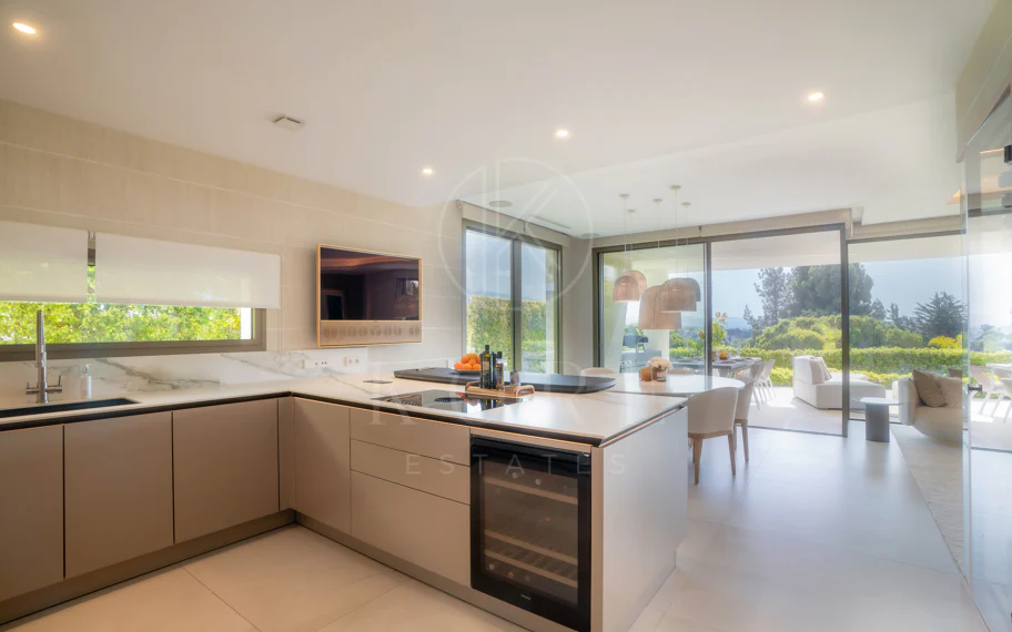 Villa contemporánea en Nueva Andalucía