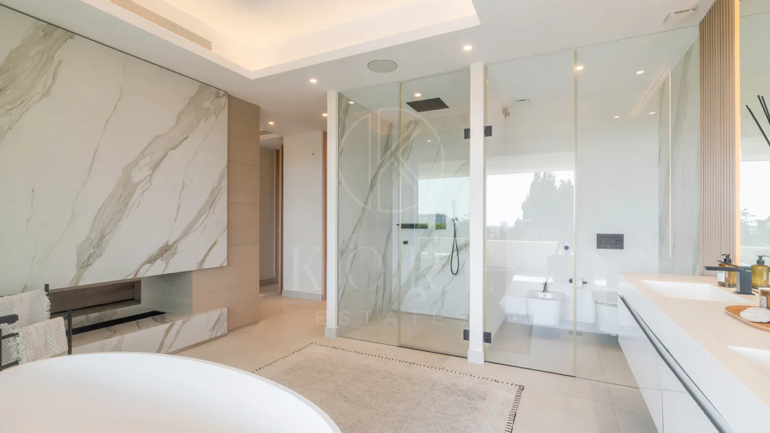 Villa contemporánea en Nueva Andalucía