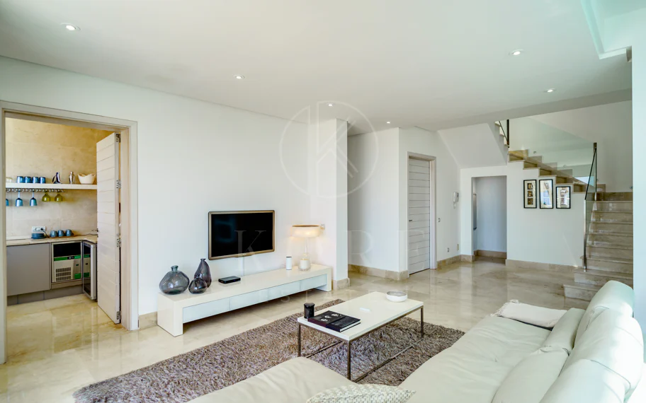 Villa en venta en El Madroñal, Benahavis