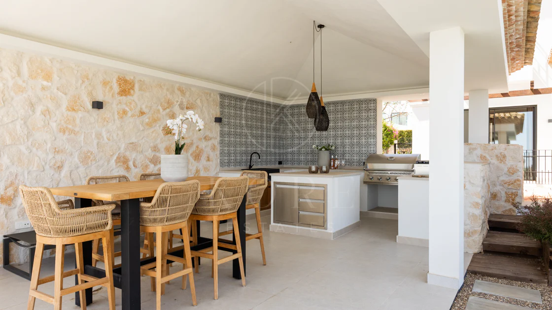 Exquisite Modern Andalusian Masterpiece with Panoramic Sea Views – Los Flamingos, Benahavís