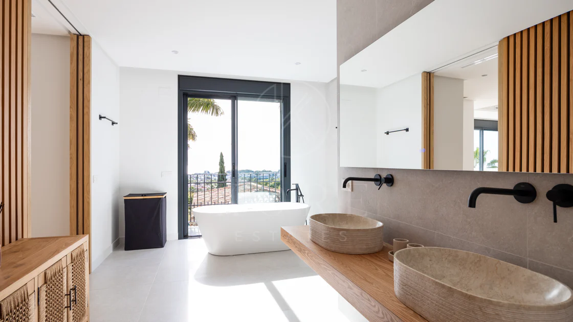 Exquisite Modern Andalusian Masterpiece with Panoramic Sea Views – Los Flamingos, Benahavís
