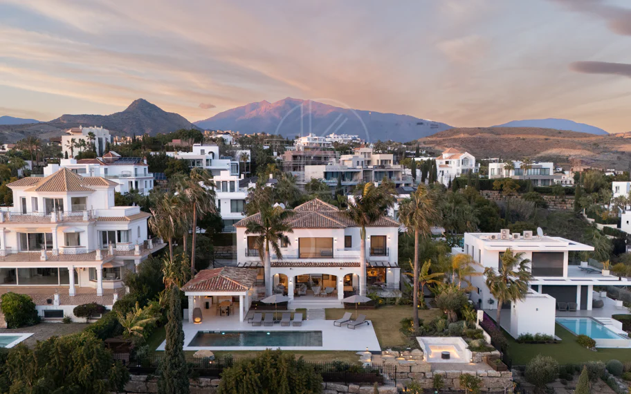 Exquisita obra maestra andaluza moderna con vistas panorámicas al mar – Los Flamingos, Benahavís
