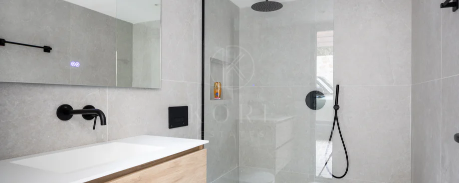 Exquisite Modern Andalusian Masterpiece with Panoramic Sea Views – Los Flamingos, Benahavís
