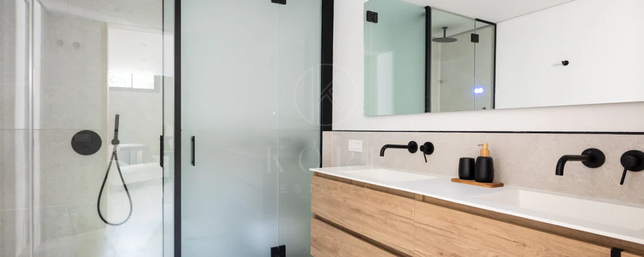 Exquisite Modern Andalusian Masterpiece with Panoramic Sea Views – Los Flamingos, Benahavís