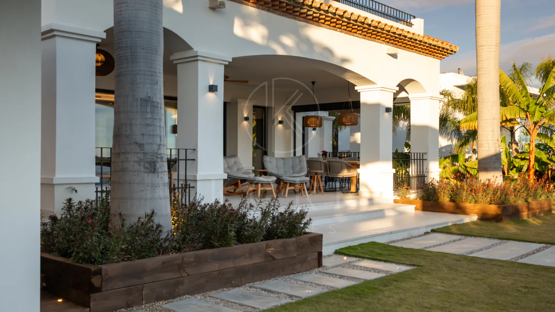 Exquisite Modern Andalusian Masterpiece with Panoramic Sea Views – Los Flamingos, Benahavís
