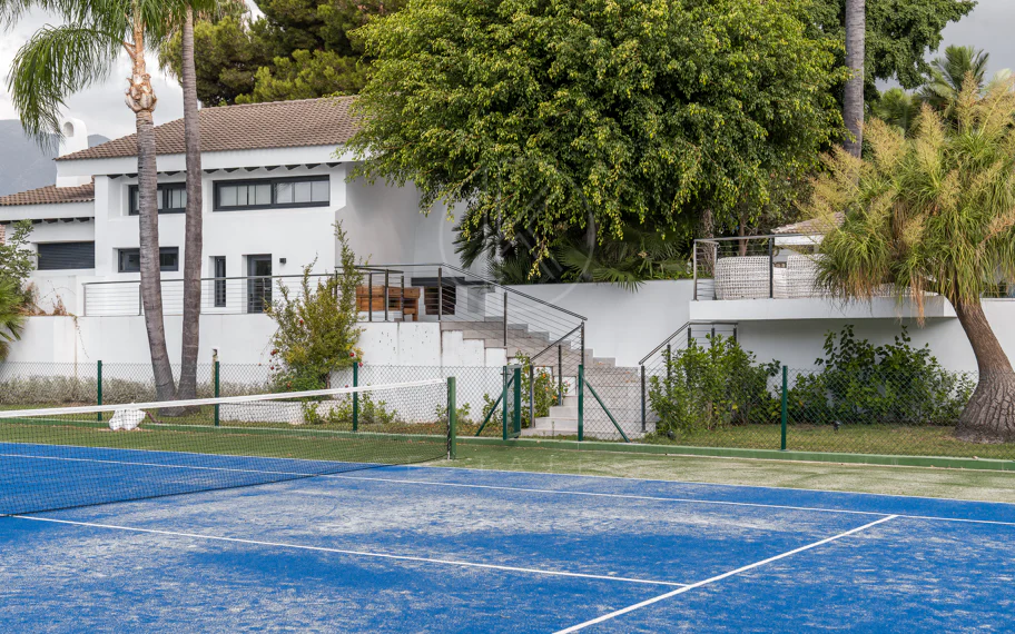 EXCLUSIVE ELEGANT VILLA – EAST MARBELLA