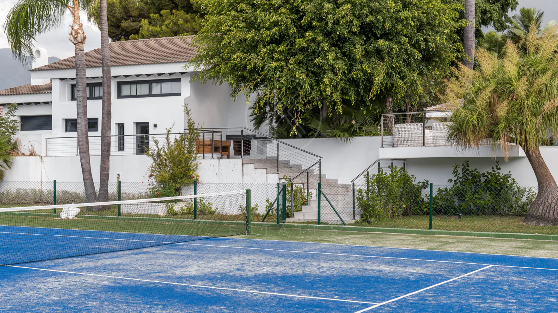 EXCLUSIVE ELEGANT VILLA – EAST MARBELLA