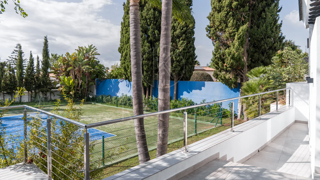 EXCLUSIVE ELEGANT VILLA – EAST MARBELLA