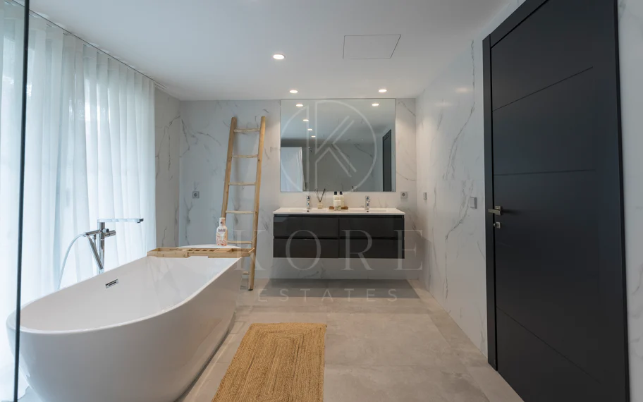 EXCLUSIVE ELEGANT VILLA – EAST MARBELLA