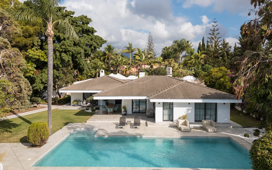 EXCLUSIVE ELEGANT VILLA – EAST MARBELLA