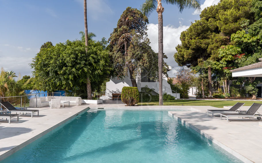 EXCLUSIVE ELEGANT VILLA – EAST MARBELLA