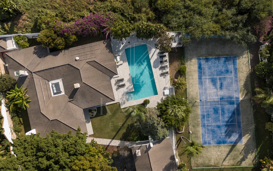 EXCLUSIVE ELEGANT VILLA – EAST MARBELLA