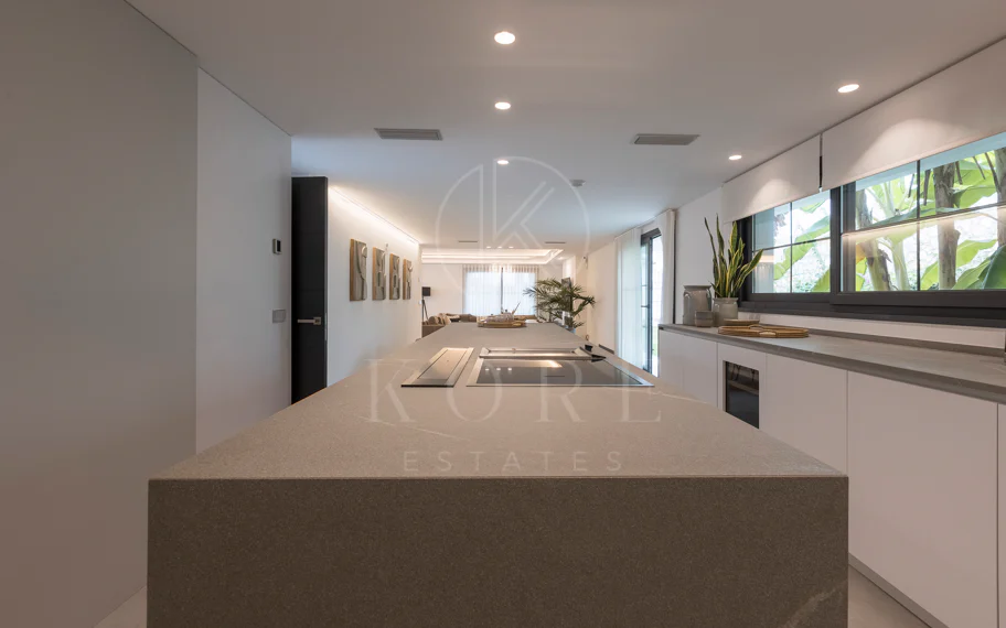 EXCLUSIVE ELEGANT VILLA – EAST MARBELLA