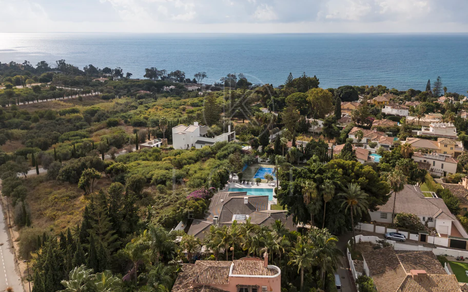 EXCLUSIVE ELEGANT VILLA – EAST MARBELLA