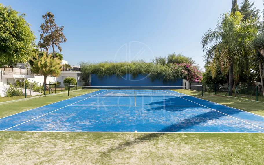 EXCLUSIVE ELEGANT VILLA – EAST MARBELLA
