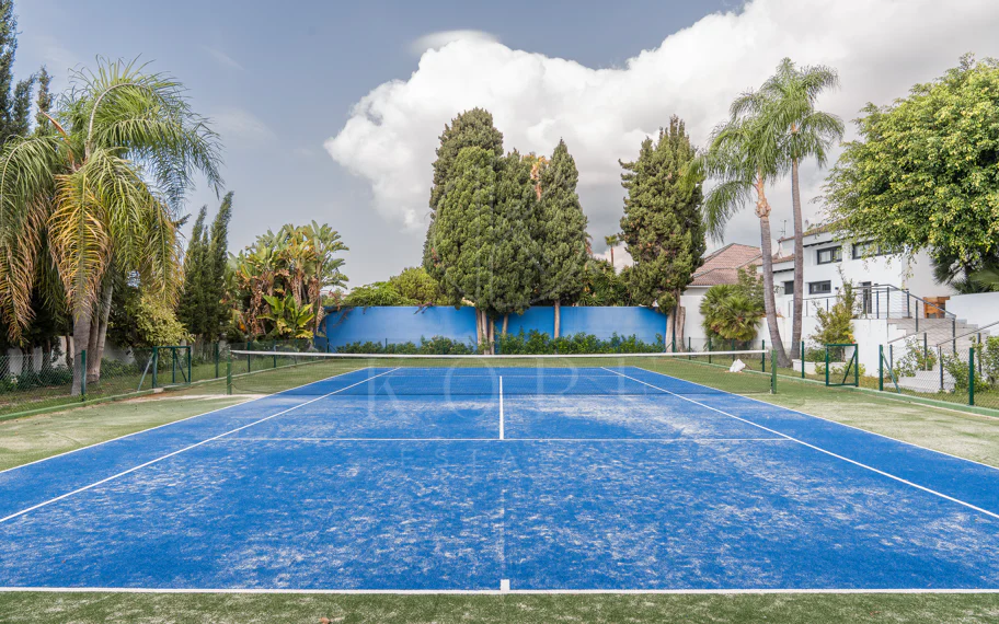 EXCLUSIVE ELEGANT VILLA – EAST MARBELLA