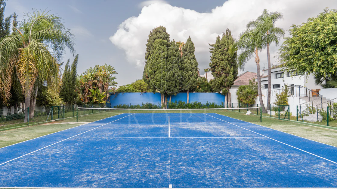 EXCLUSIVE ELEGANT VILLA – EAST MARBELLA