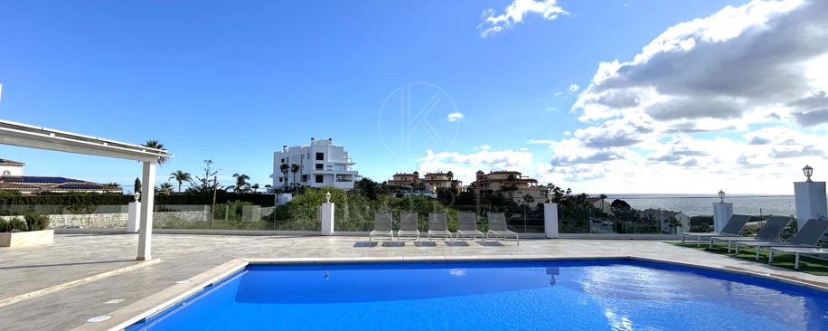 Situada en la hermosa zona de El Faro, Mijas, esta impresionante villa ofrece la mezcla perfecta de lujo y comodidad. A pocos minutos de tiendas, restaurantes y la playa, la villa ofrece un refugio tranquilo pero accesible. Con...
