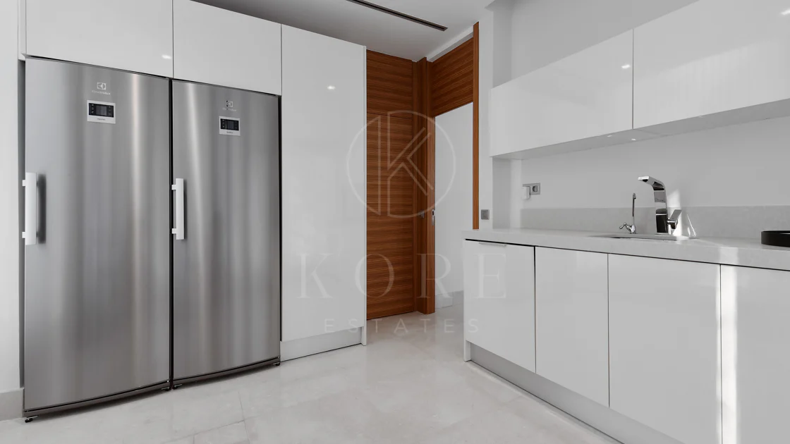Fully renovated villa with panoramic mountain views situated next to Los Naranjos