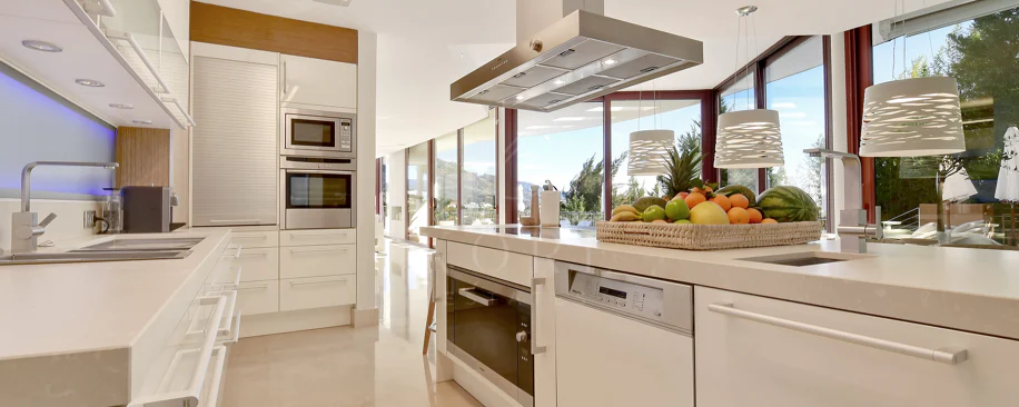 Fully renovated villa with panoramic mountain views situated next to Los Naranjos