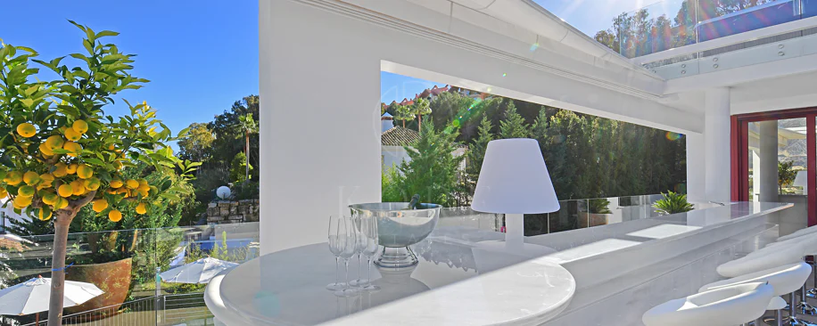 Fully renovated villa with panoramic mountain views situated next to Los Naranjos