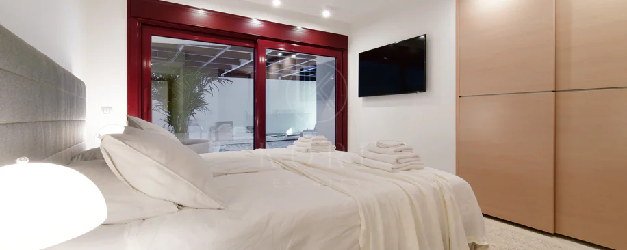 Fully renovated villa with panoramic mountain views situated next to Los Naranjos