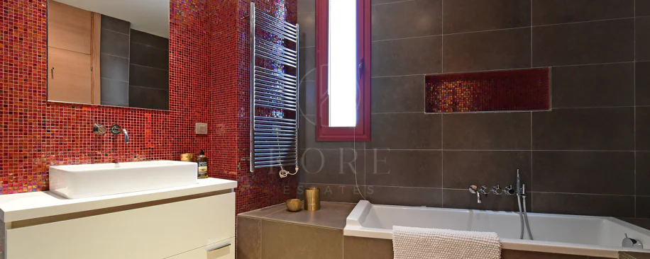Fully renovated villa with panoramic mountain views situated next to Los Naranjos