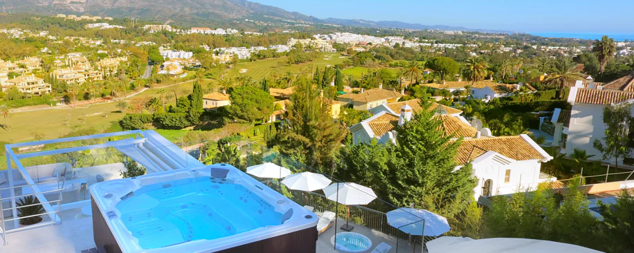 Fully renovated villa with panoramic mountain views situated next to Los Naranjos