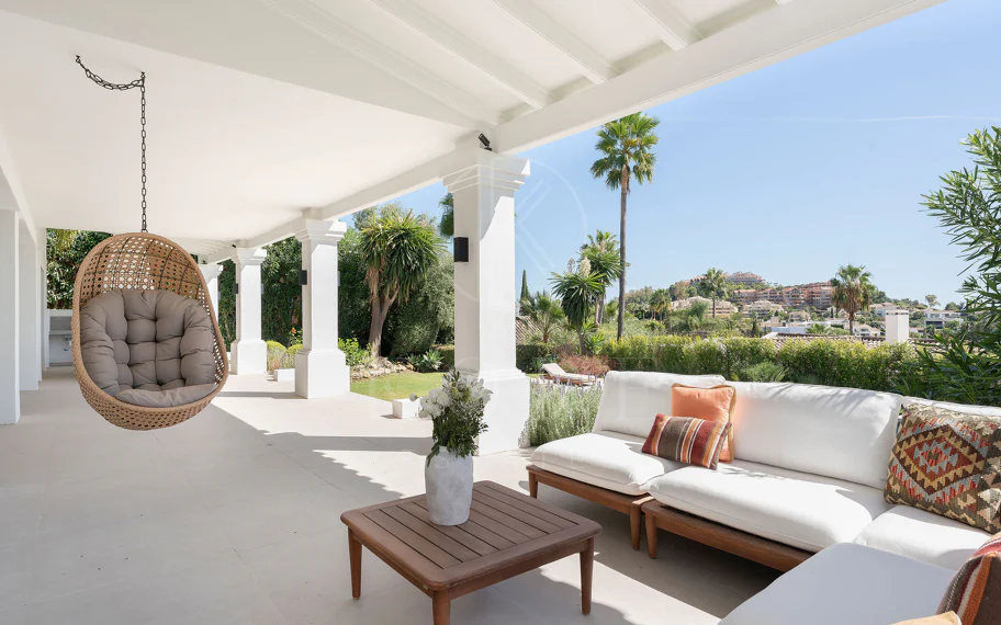Bienvenido a Villa Rosalia — Un Retiro Refinado en Nueva Andalucía, Marbella