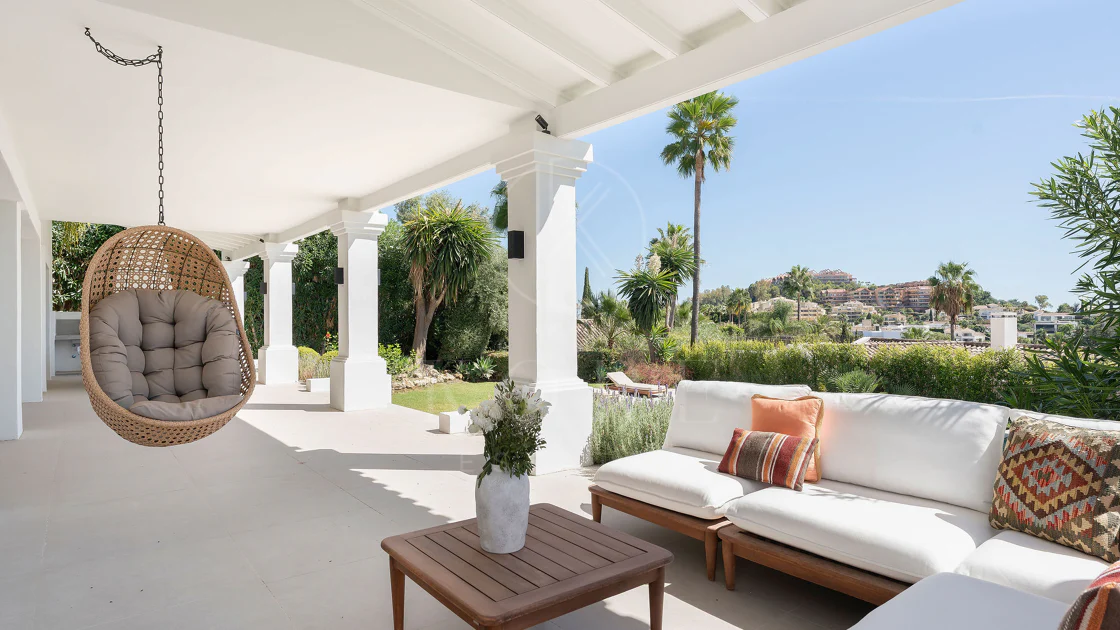 Bienvenido a Villa Rosalia — Un Retiro Refinado en Nueva Andalucía, Marbella