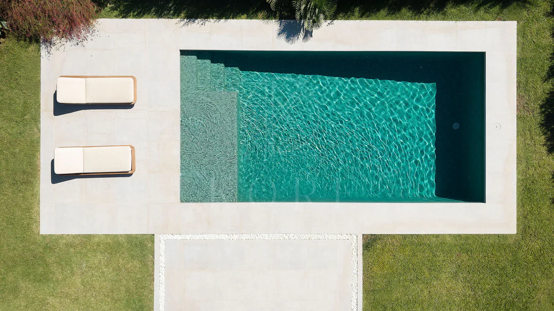 Bienvenido a Villa Rosalia — Un Retiro Refinado en Nueva Andalucía, Marbella