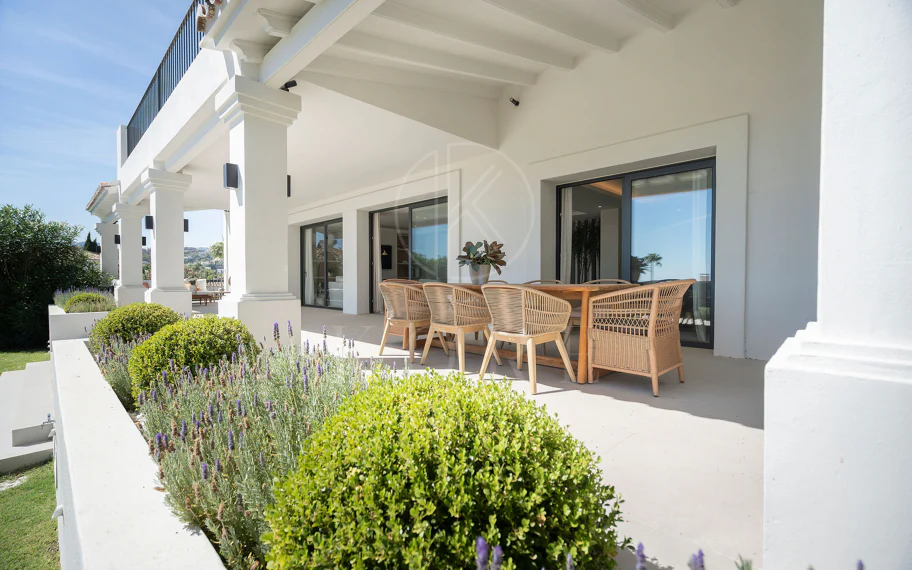 Bienvenido a Villa Rosalia — Un Retiro Refinado en Nueva Andalucía, Marbella