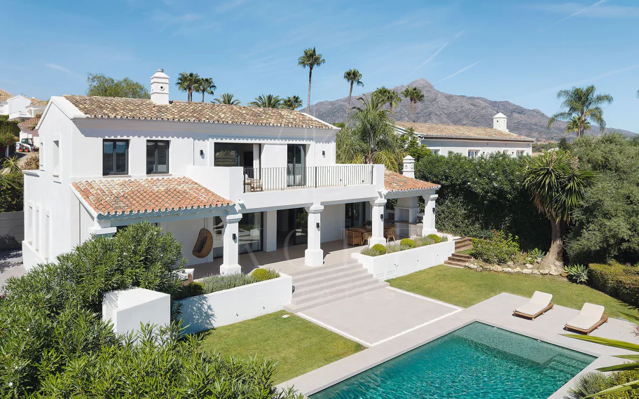 Bienvenido a Villa Rosalia — Un Retiro Refinado en Nueva Andalucía, Marbella