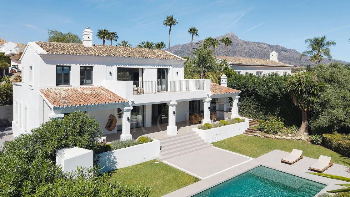 Bienvenido a Villa Rosalia — Un Retiro Refinado en Nueva Andalucía, Marbella